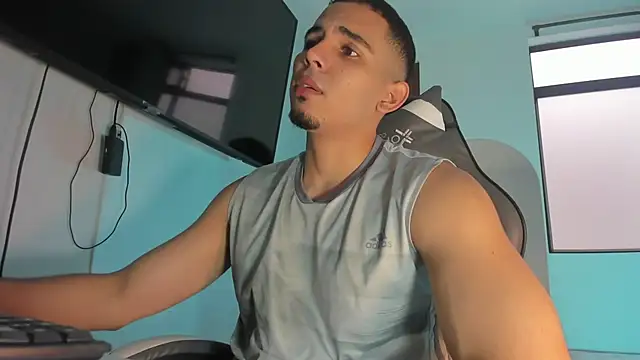 Snapshot of joss_111 chatting on 10/08/25, 01:53 joss 111 online show from 10/08/25, 01:53