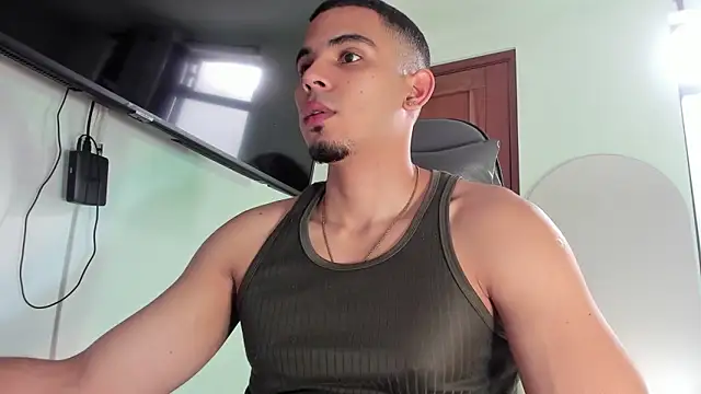 Snapshot of joss_111 chatting on 11/12/25, 12:16 joss 111 online show from 11/12/25, 12:16