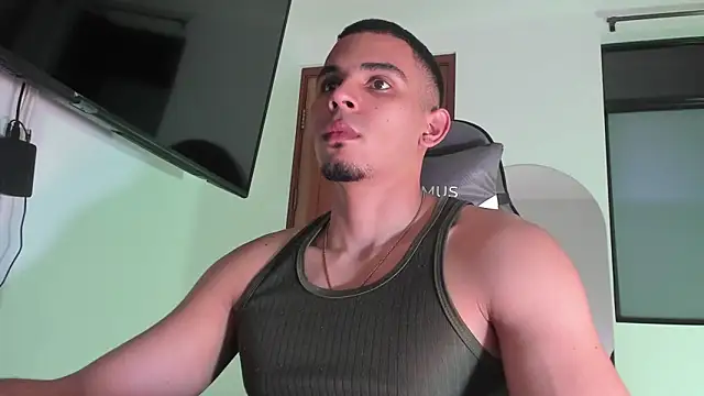 Snapshot of joss_111 chatting on 11/13/25, 12:20 joss 111 online show from 11/13/25, 12:20