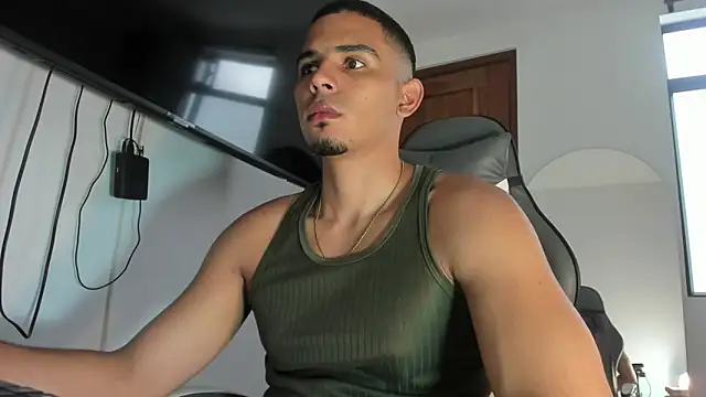 Snapshot of joss_111 chatting on 11/25/25, 12:38 joss 111 online show from 11/25/25, 12:38