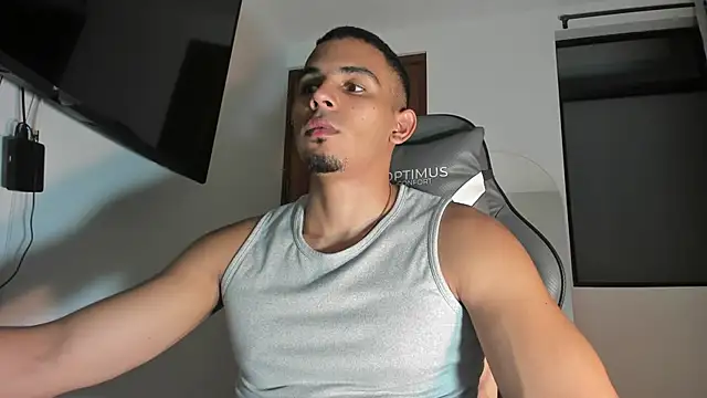 Snapshot of joss_111 chatting on 12/20/25, 04:19 joss 111 online show from 12/20/25, 04:19