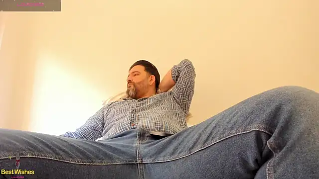 Snapshot of Maxi_TheBigDaddy chatting on 01/16/25, 11:26 Maxi TheBigDaddy online show from 01/16/25, 11:26