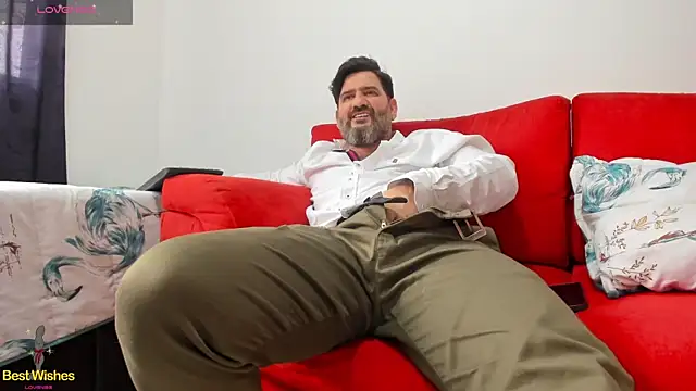 Snapshot of Maxi_TheBigDaddy chatting on 01/31/25, 04:27 Maxi TheBigDaddy online show from 01/31/25, 04:27