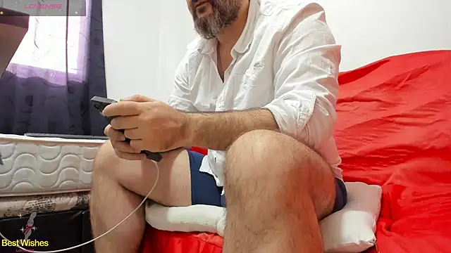 Snapshot of Maxi_TheBigDaddy chatting on 02/03/25, 02:02 Maxi TheBigDaddy online show from 02/03/25, 02:02