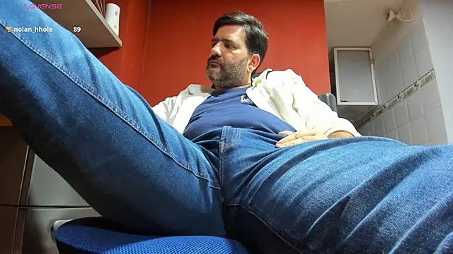 Snapshot of Maxi_TheBigDaddy chatting on 03/04/25, 08:27 Maxi TheBigDaddy online show from 03/04/25, 08:27