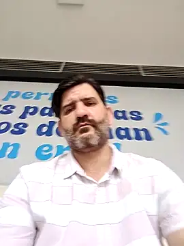 Snapshot of Maxi_TheBigDaddy chatting on 11/24/25, 12:38 Maxi TheBigDaddy online show from 11/24/25, 12:38