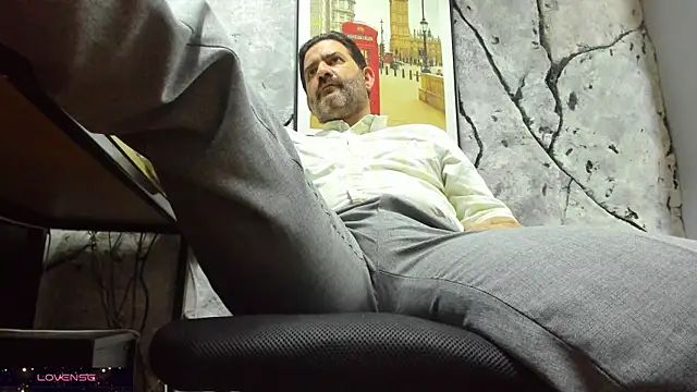 Snapshot of Maxi_TheBigDaddy chatting on 12/05/25, 11:19 Maxi TheBigDaddy online show from 12/05/25, 11:19