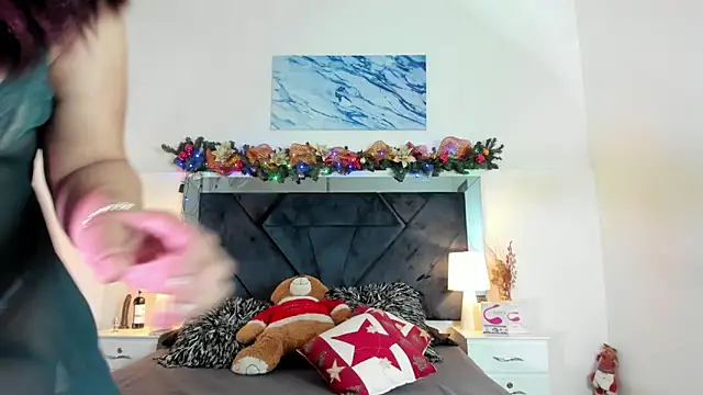 Snapshot of Lauralove_69 chatting on 12/30/24, 07:11 Lauralove 69 online show from 12/30/24, 07:11