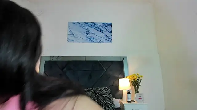 Snapshot of Lauralove_69 chatting on 02/01/25, 04:11 Lauralove 69 online show from 02/01/25, 04:11