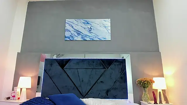 Snapshot of Lauralove_69 chatting on 10/15/25, 04:29 Lauralove 69 online show from 10/15/25, 04:29