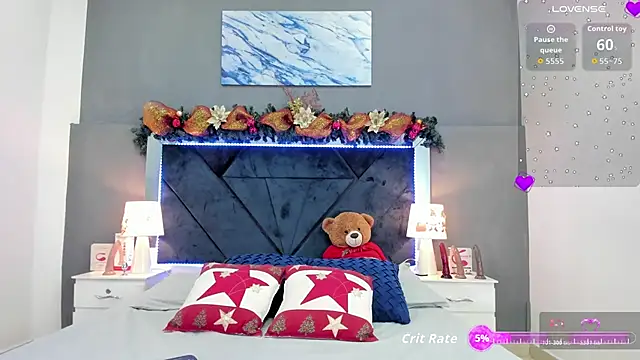 Snapshot of Lauralove_69 chatting on 12/13/25, 10:37 Lauralove 69 online show from 12/13/25, 10:37