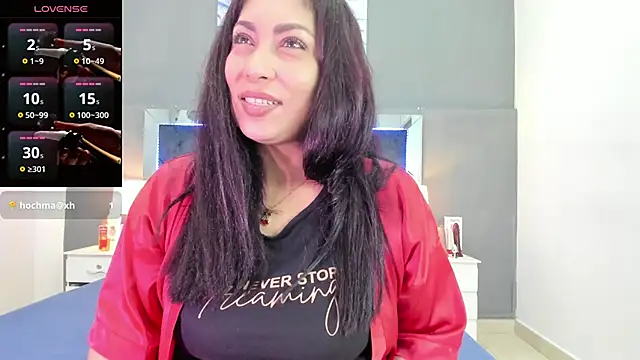 Snapshot of Lauralove_69 chatting on 02/03/26, 08:36 Lauralove 69 online show from 02/03/26, 08:36