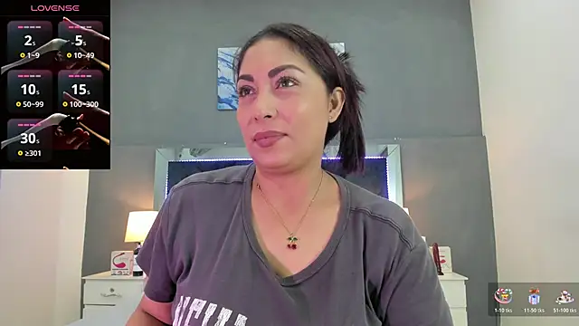 Snapshot of Lauralove_69 chatting on 02/19/26, 08:16 Lauralove 69 online show from 02/19/26, 08:16