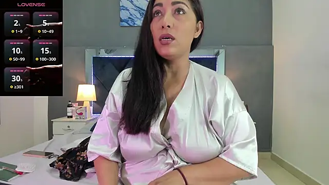 Snapshot of Lauralove_69 chatting on 03/02/26, 08:59 Lauralove 69 online show from 03/02/26, 08:59