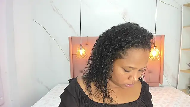 Belle Brunette online show from 11/20/25, 08:52