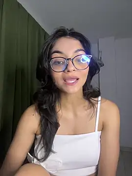 Snapshot of Cat2525 chatting on 12/29/24, 03:22 Cat2525 online show from 12/29/24, 03:22