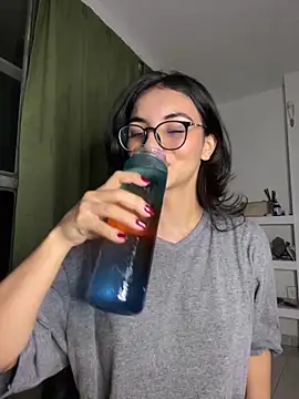 Snapshot of Cat2525 chatting on 01/05/25, 02:17 Cat2525 online show from 01/05/25, 02:17