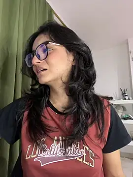 Snapshot of Cat2525 chatting on 01/16/25, 01:48 Cat2525 online show from 01/16/25, 01:48