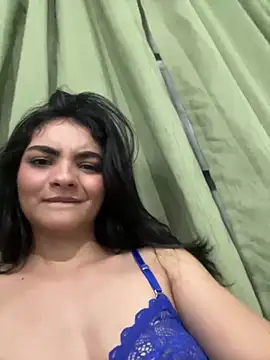 Snapshot of Cat2525 chatting on 02/18/25, 04:04 Cat2525 online show from 02/18/25, 04:04