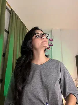 Snapshot of Cat2525 chatting on 03/04/25, 01:55 Cat2525 online show from 03/04/25, 01:55