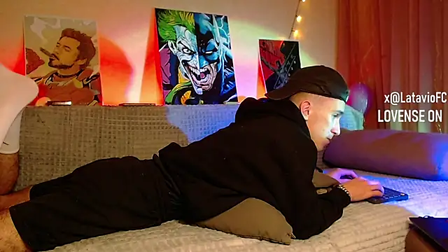 Snapshot of Midnighter_ chatting on 01/29/25, 12:43 Midnighter  online show from 01/29/25, 12:43