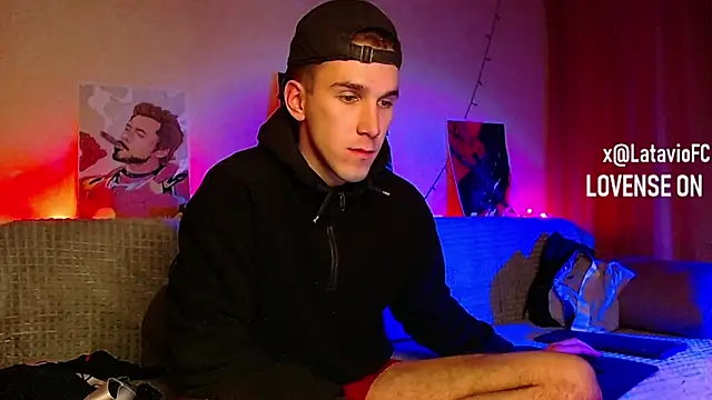 Snapshot of Midnighter_ chatting on 02/09/25, 10:21 Midnighter  online show from 02/09/25, 10:21