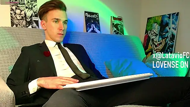 Midnighter  online show from 04/08/26, 05:24