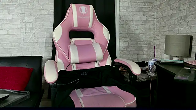 Snapshot of Marie_Wadsworthy chatting on 10/09/25, 01:53 Marie Wadsworthy online show from 10/09/25, 01:53