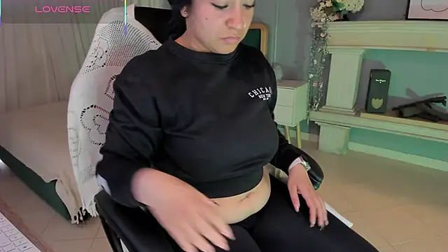 scarlet miller1 online show from 03/07/25, 12:12