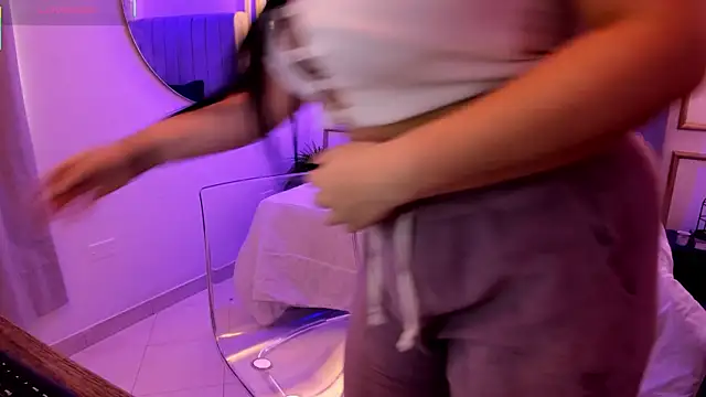 scarlet miller1 online show from 10/03/25, 12:13