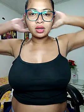 Snapshot of chalohott chatting on 05/13/26, 11:07 chalohott online show from 05/13/26, 11:07
