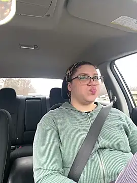 QueenNuttCollector online show from 03/16/25, 04:34