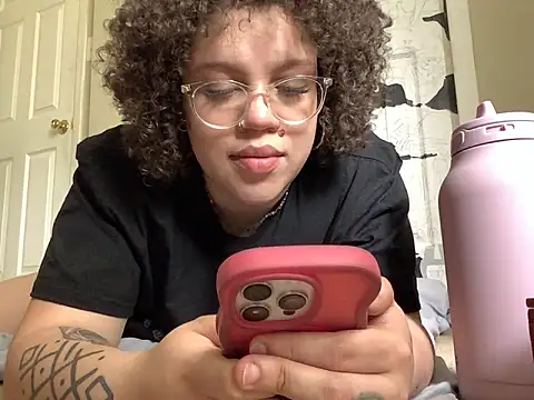 QueenNuttCollector online show from 04/29/26, 05:30