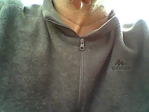 Snapshot of xcimeru chatting on 02/18/25, 03:32 xcimeru online show from 02/18/25, 03:32