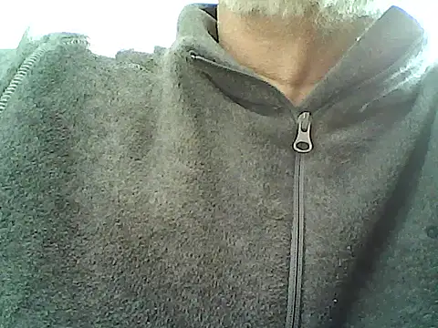 Snapshot of xcimeru chatting on 02/20/25, 11:42 xcimeru online show from 02/20/25, 11:42