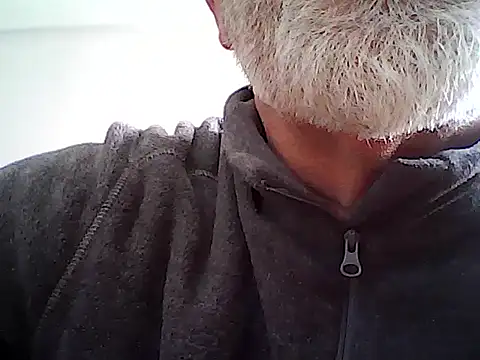 Snapshot of xcimeru chatting on 03/19/25, 11:06 xcimeru online show from 03/19/25, 11:06