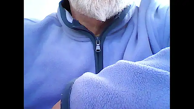 Snapshot of xcimeru chatting on 10/04/25, 03:43 xcimeru online show from 10/04/25, 03:43