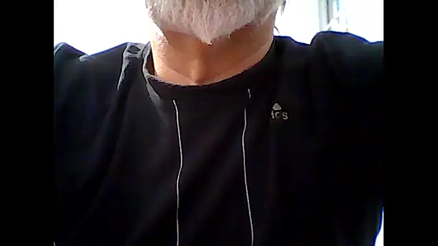 Snapshot of xcimeru chatting on 10/25/25, 06:32 xcimeru online show from 10/25/25, 06:32