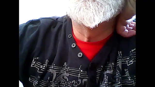 Snapshot of xcimeru chatting on 11/15/25, 09:39 xcimeru online show from 11/15/25, 09:39