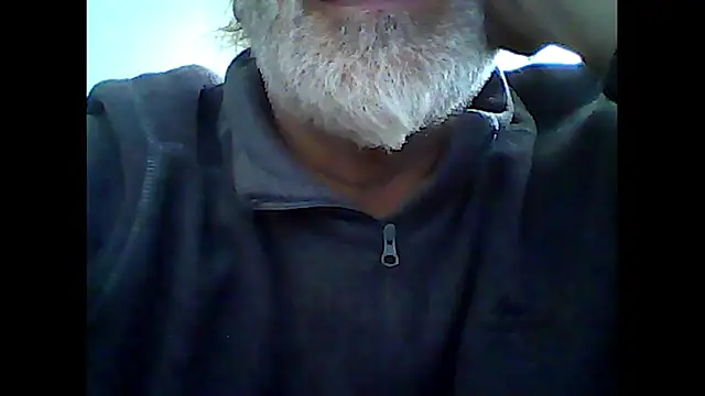 Snapshot of xcimeru chatting on 12/17/25, 03:29 xcimeru online show from 12/17/25, 03:29