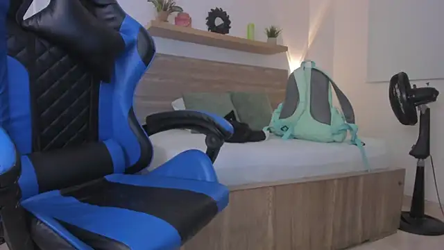 izaro22 online show from 02/18/26, 12:34