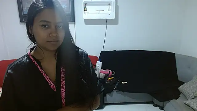 Snapshot of Chiara_petterson chatting on 02/13/25, 04:00 Chiara petterson online show from 02/13/25, 04:00