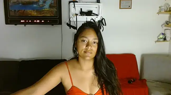 Snapshot of Chiara_petterson chatting on 03/19/25, 07:27 Chiara petterson online show from 03/19/25, 07:27