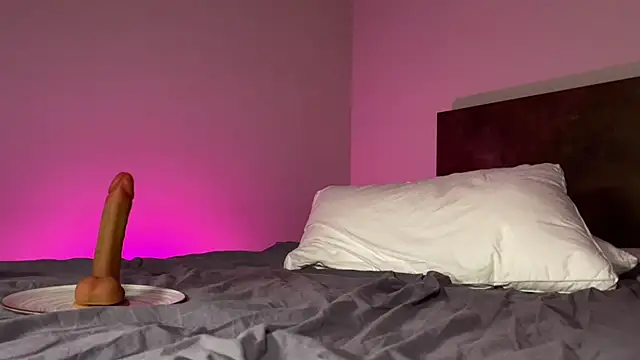 Pi-x-ie online show from 04/05/26, 03:42