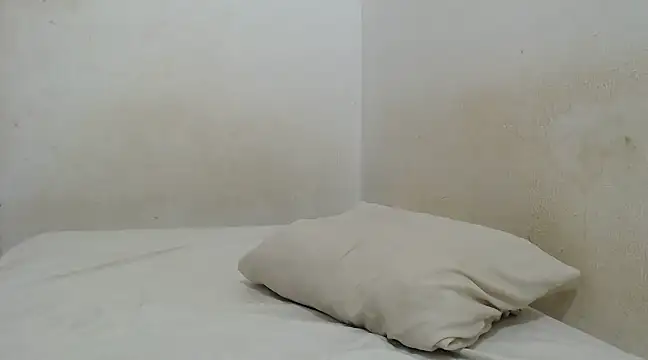 SiraJones-13 online show from 12/10/24, 08:38