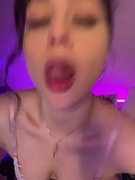 Snapshot of Your_insomniya chatting on 12/18/25, 10:16 Your insomniya online show from 12/18/25, 10:16