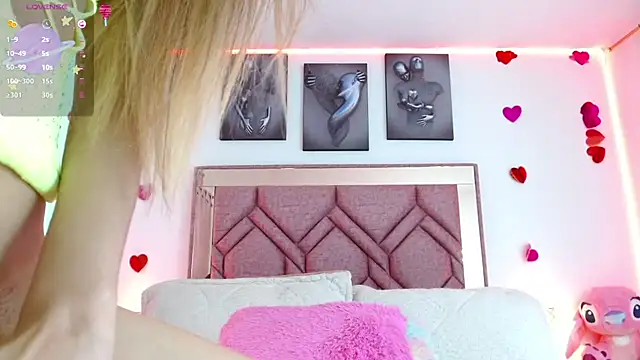 Snapshot of Angely_18 chatting on 02/24/25, 11:19 Angely 18 online show from 02/24/25, 11:19