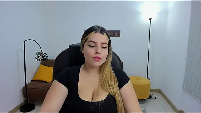 Snapshot of camiilaa1 chatting on 02/10/25, 04:19 camiilaa1 online show from 02/10/25, 04:19