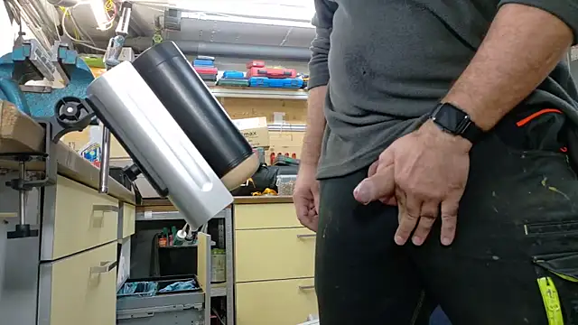 Nikeyone2 online show from 10/29/25, 09:33