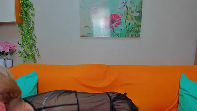 Snapshot of iamyourdream89 chatting on 05/17/26, 10:44 iamyourdream89 online show from 05/17/26, 10:44
